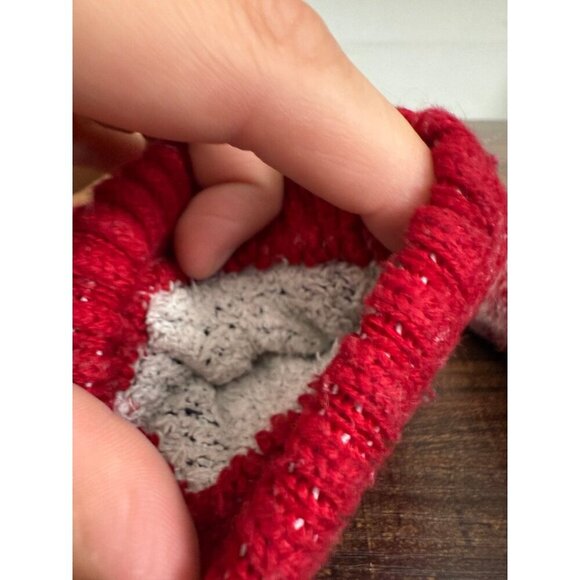 Red and white winter gloves - Picture 5 of 7